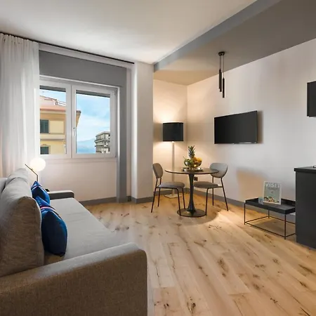 Le Mummarelle نابولي